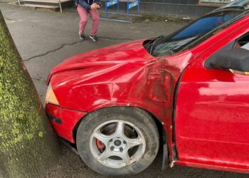 У Кривому Розі авто збило вагітну жінку на тротуарі: постраждала померла у лікарні