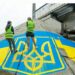 У Дніпрі на честь державного свята розгорнули 100-метровий стяг та оновили патріотичні мурали