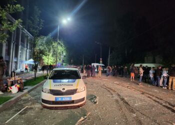 Поряд з місцями ракетних ударів у Дніпрі розгорнуто пункт прийому заяв від постраждалих