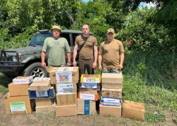 Бійцям 57-ї бригади, які воюють на сході України, передали бойову автівку з Кам’янського