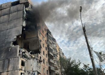 Сьогодні вранці ворог атакував ракетами Кривий Ріг: є загиблий та постраждалі
