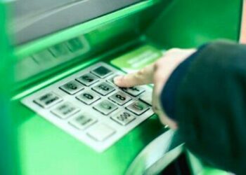 Для поповнення карт готівкою через термінали з 1 серпня буде необхідний телефон