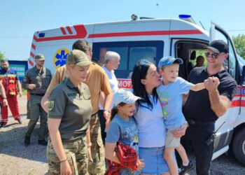 Додому повернулися незаконно депортовані до рф братик і сестричка