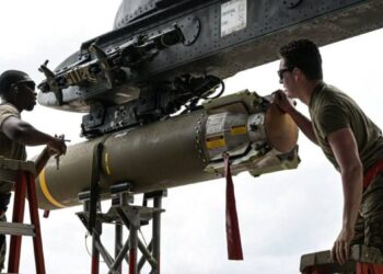 США офіційно оголосили про новий пакет військової допомоги Україні, куди увійшли касетні снаряди