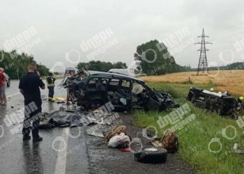 У жахливій ДТП на трасі Дніпро-Павлоград загинуло дві людини