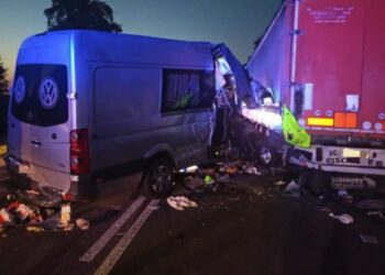Поблизу польського Хелма бус з українцями врізався у фуру: є загибла та постраждалі