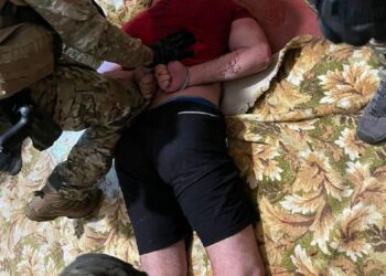 На Дніпропетровщині під час сварки чоловік зарізав дружину