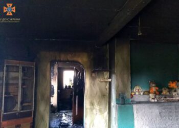 У Дніпровському районі на пожежі постраждали дитина та чоловік