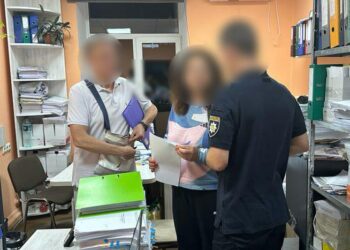 На Дніпропетровщині за 13 тисяч доларів США  оформляли медичні довідки для ухилянтів