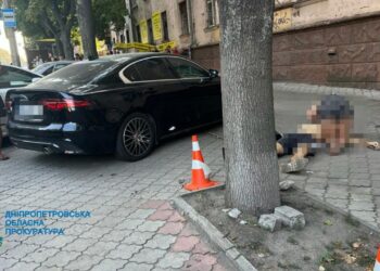 У Дніпрі затримали поліцейського, який застрелив чоловіка