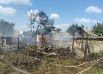 Поліція оприлюднила фотодокази чергових обстрілів Нікополя та Марганецької громади