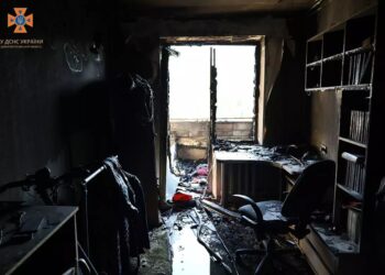 У Дніпрі на пожежі у багатоповерхівці врятовано людину