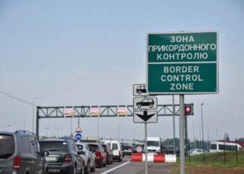 Українці повертаються додому: за серпень кордон перетнули майже 1,9 мільйонів людей