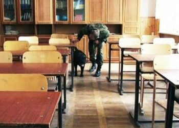 У Дніпрі та області “замінували” усі школи