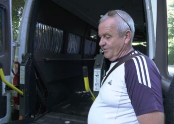 Як людям з інвалідністю у Дніпрі замовити безкоштовну поїздку у «Соціальному таксі» ?
