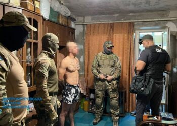 Ув’язнять на 3 роки кам’янчанина, який закликав ворога наносити ракетні удари по будівлях СБУ та МВС в області