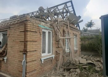 Протягом дня ворог двічі обстріляв Нікополь з важкої артилерії: врятовано пенсіонерку