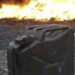 У Дніпрі рятують чоловіка, поблизу якого вибухнула каністра з бензином