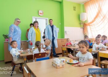 Мер Кам’янського перевірив організацію харчування дітей у навчальних закладах міста