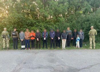 «Туристів» із Дніпропетровщини затримали на українському кордоні