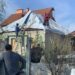 В Обухівці відновили електропостачання та повернули у вцілілі після прильоту ворожої ракети оселі газ