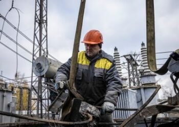 Окупанти атакували склад матеріалів ДТЕК на Дніпропетровщині