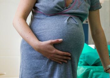 У Кам’янському прийняли пологи у жінки, яка заперечувала вагітність та скаржилася на здуття живота