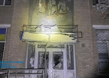 Поранено літню жінку: прокуратура показала фото наслідків нічного обстрілу Нікопольщини