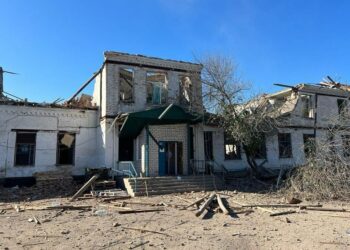 Двоє загиблих, двоє поранених: подробиці щодо наслідків ракетного удару по гімназії Нікополя від ОВА