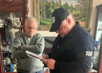 Підозру отримав екскомандир військової частини, який допоміг захопити нерухомість на набережній в Дніпрі