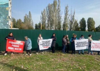Дніпряни вийшли на мітинг на ж/м Сонячний