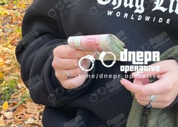 У Дніпрі 19-річна дівчина пограбувала маршрутку