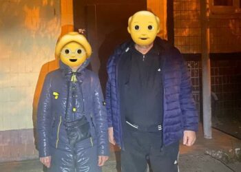 Хвилинка добра: патрульні допомогли подружжю пенсіонерів потрапити додому
