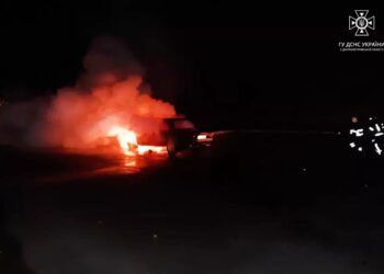 Вночі у Павлограді вщент згоріла автівка