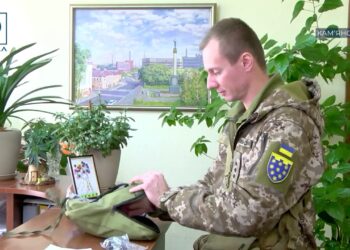 Міський голова Камʼянського Андрій Білоусов передав допомогу військовим