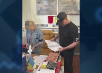 Посадовець запропонував свої послуги за чотири з половиною тисячі доларів