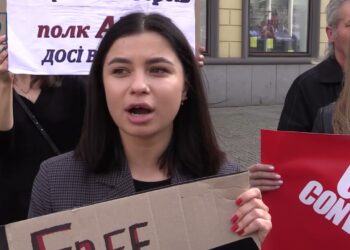 Родичі військовополонених на Європейській площі. Вимагають – пришвидшити обміни українських бійців