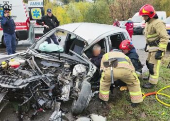 Зіткнулися легковий автомобіль «Ford Fiesta» та вантажівка «MAN»
