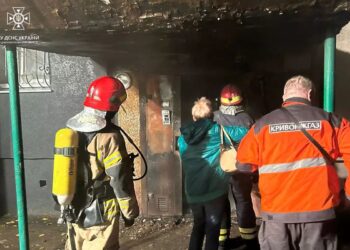 У Кривому Розі під час ліквідації пожежі врятовано чоловіка