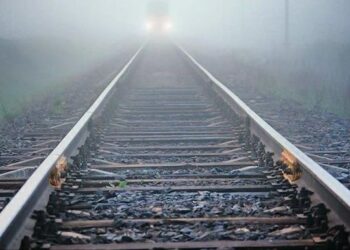 У Камʼянському підліток загинув під колесами потяга (ФОТО 18+)