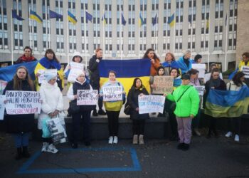 Сьогодні знову пройшов мітинг у центрі Дніпра: що вимагали мітингарі