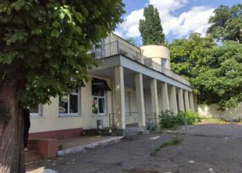 Місцевій владі не належить, тому контролювати неможливо: в мерії прокоментували знесення історичної будівлі на Успенській площі