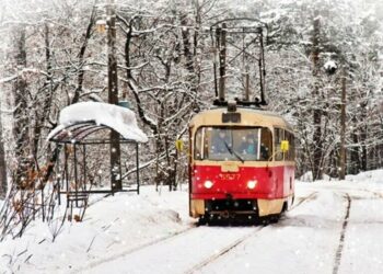Сьогодні через погодні умови електротранспорт працює за оперативним розкладом: подробиці