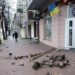 У центрі Дніпра балкон обвалився на тротуар