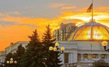 Виборів в Україні до кінця війни не буде: відповідний документ підписали усі фракції та групи ВРУ