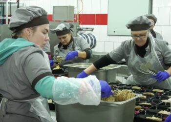 У Дніпрі близько 2 тисяч внутрішньо- переміщених осіб отримують безкоштовні обіди