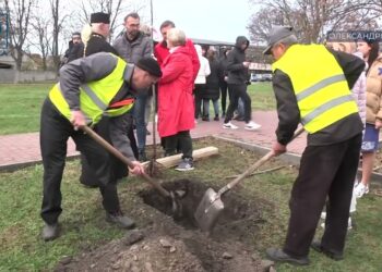 В Олександрівці висадили сад “Біллерфельд” з 12-и історичних сортів рослин від німецьких волонтерів