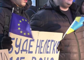 10-і роковини побиття студентів на Майдані: молодь Дніпра нагадала про історичні події