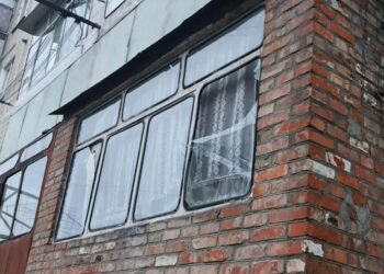 Окупанти сьогодні поранили 70-річну жінку у Нікополі