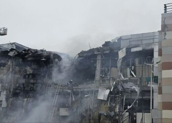 Четверо загиблих у Дніпрі внаслідок ранкової ракетної атаки: деталі